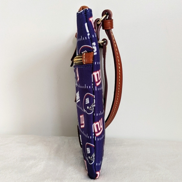 Dooney & Bourke NY Giants Licensed NFL Nylon Double Zip Crossbody Blue Red NWT - Picture 7 of 16